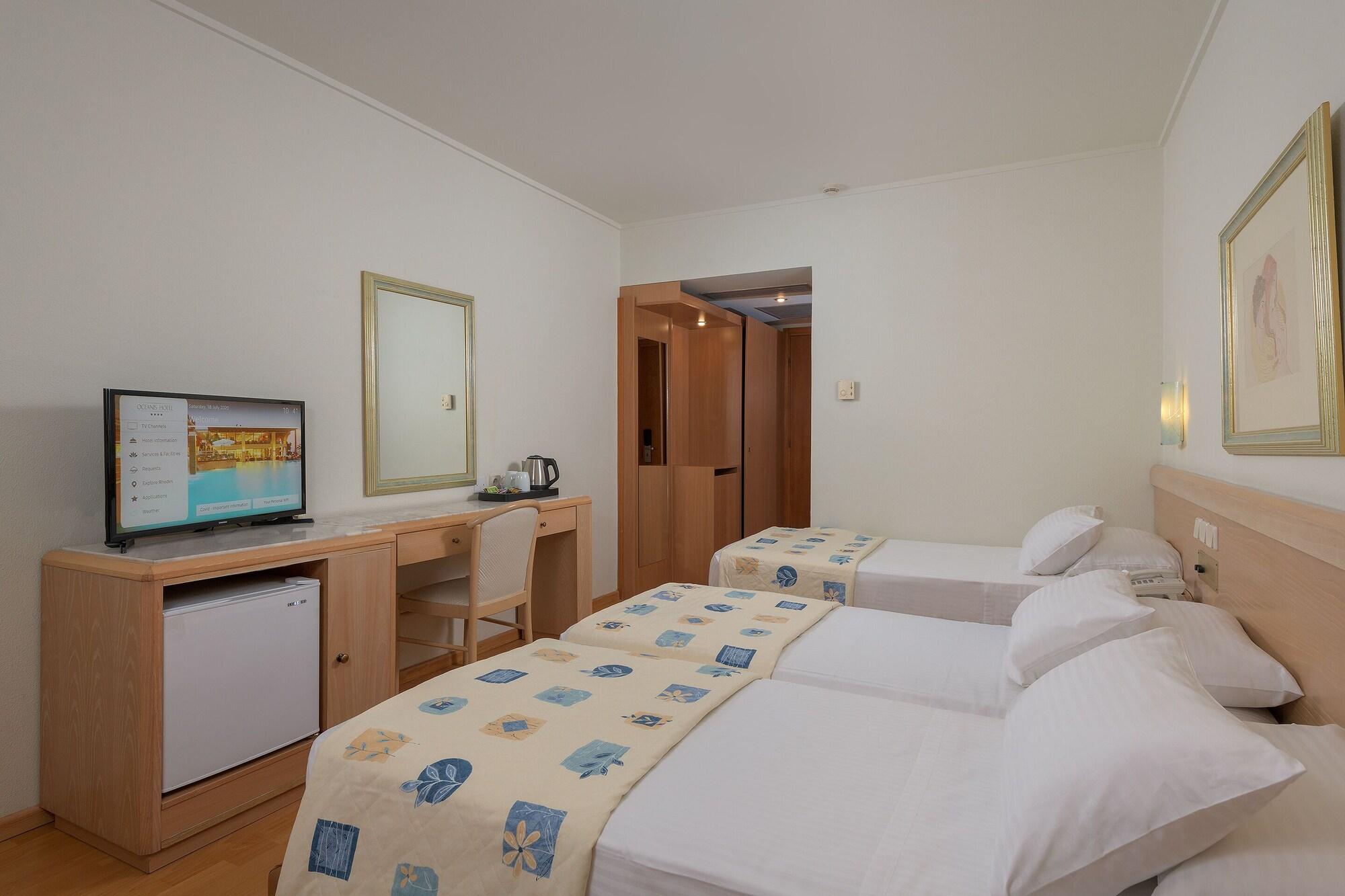Oceanis Beach Hotel 익시아 외부 사진