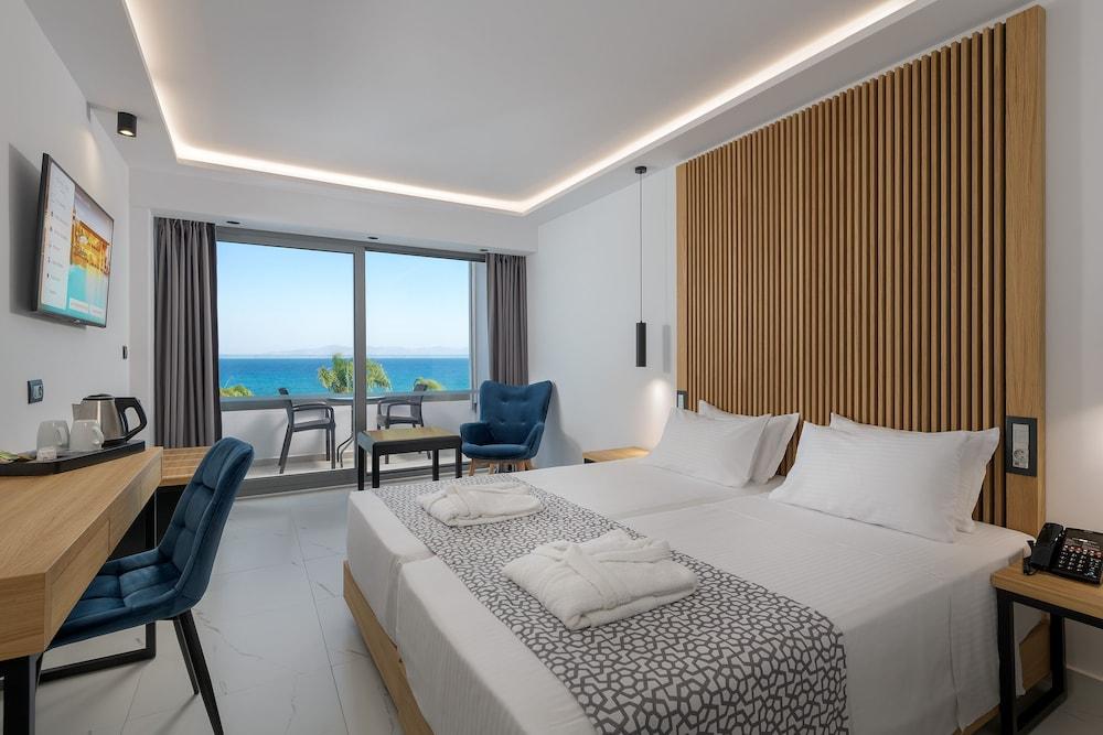 Oceanis Beach Hotel 익시아 외부 사진