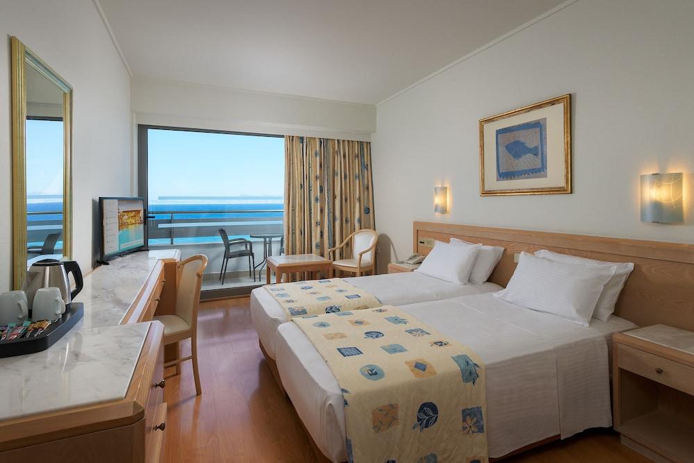Oceanis Beach Hotel 익시아 외부 사진