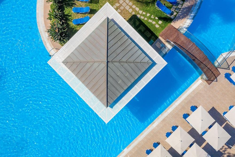 Oceanis Beach Hotel 익시아 외부 사진