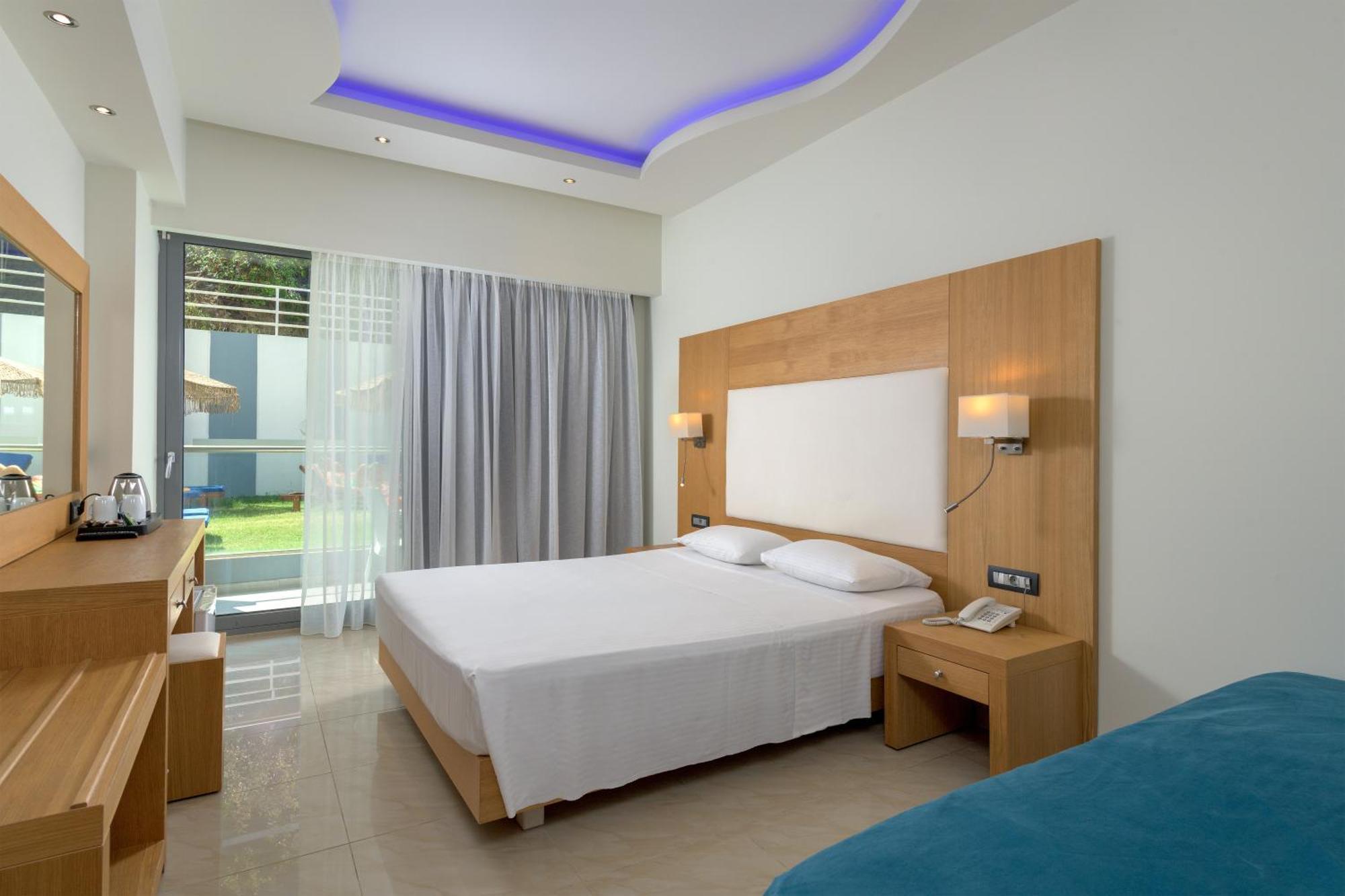Oceanis Beach Hotel 익시아 외부 사진